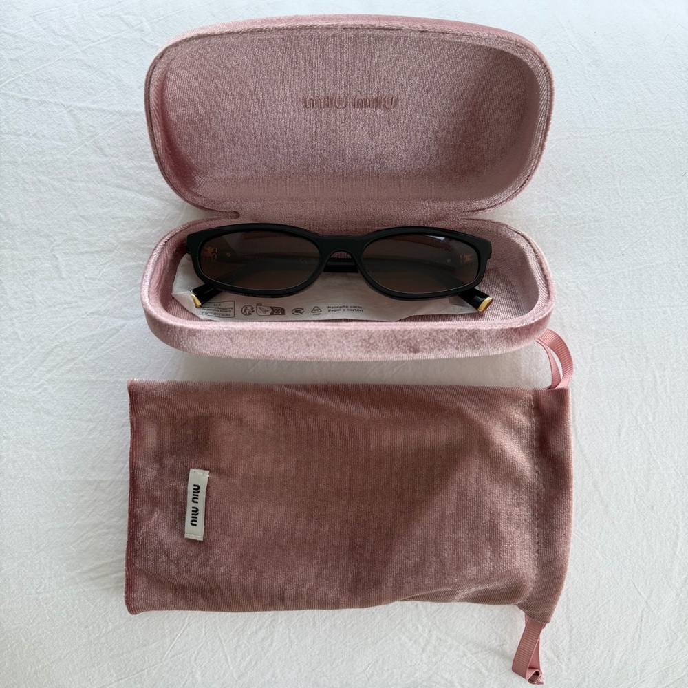 Miu Miu Regard sunglasses - authentic